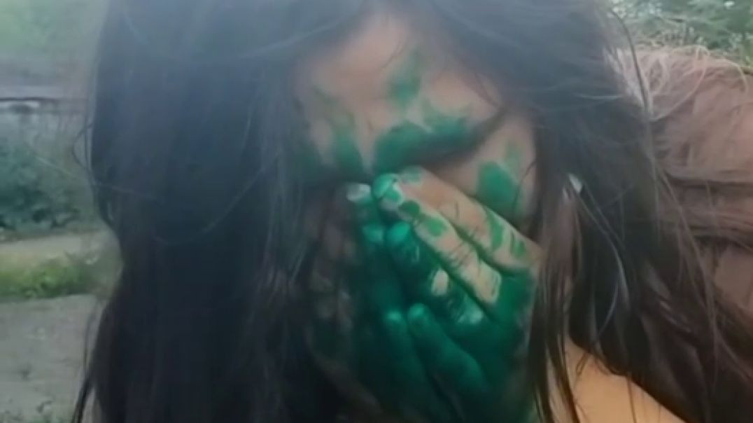 ⁣Наказание от спортиков жирной закладчицы / Жируха получает за наеб магазина